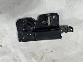 7l0827511 Porsche 827511 2006 Cayenne Rear Hatch Trunk Lock Latch Striker Plate