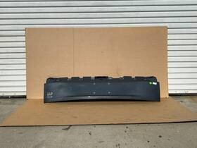 Pt00015555 Rivian 22-24 R1s Rear Lower Tailgate Inner Lid Panel Oem With Scratches