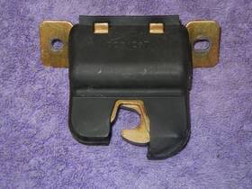 9231267 Saab 86 - 93 Classic 900 Convertible Or 4 Door Sedan Trunk Lock