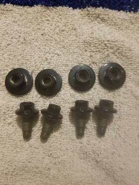 15520609 Saturn 2009 Aura Trunk Hinge Bolts - S11 15520609 Saturn 2009 Aura Trunk Hinge Bolts - S11