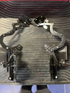 6773 Ssr Stk#6773 Chevy Stowage Compartment Hinge Pair Left Right Roof 2004
