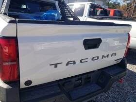 170-10524 Toyota 25 2025 Tacoma Trailhunter Tailgate Assembly White - Power Lift Option