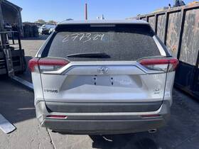 170.to1124 Toyota Rav 4 2024 Trunk/hatch/tailgate 611328