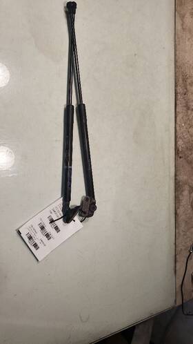 172.to1n15 Toyota Prius 2015 Hatchback Strut/lift Gate Shocks