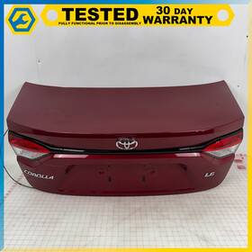 64401-12e10 Toyota 22-26 Corolla Sedan Rear Trunk Lid Cover Assembly Red Oem