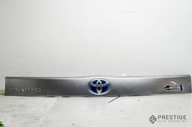 76801-00900 Toyota 76801-00900/020 2004 Prius Trunk Lid Lift Tailgate Trim Panel Oem