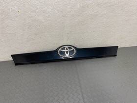 A7712 Toyota 76811 06470 2012 2013 2014 Camry Rear Door Molding Trim Lid Tailgate Oem Dg1 A7712 Toyota 76811 06470 2012 2013 2014 Camry Rear Door Molding Trim Lid Tailgate Oem Dg1