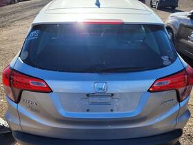 27652 United Recyclers Group Used Deck Lid Fits 2016 Honda Hr-v Rear Camera Without Privacy Tint Glass Grade A