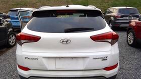 460114 United Recyclers Group Used Deck Lid Fits 2017 Hyundai Tucson Gasoline With Privacy Tint Glass Incandesce 460114 United Recyclers Group Used Deck Lid Fits 2017 Hyundai Tucson Gasoline With Privacy Tint Glass Incandesce