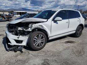 170-60939b Volkswagen Trunk/hatch/tailgate Led Tail Lamps With Spoiler Fits 15-17 Touareg 5079785 170-60939b Volkswagen Trunk/hatch/tailgate Led Tail Lamps With Spoiler Fits 15-17 Touareg 5079785