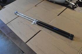 172.vw1b08 Volkswagen 2006 2007 2008 2009 2010 Beetle Trunk Lid Hatch Struts Shocks