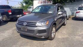 640.vw1514 Volkswagen Touareg 2014 Lid Motor Pull Down 726473