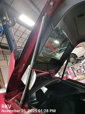 Volvo 172.vo1e20 Xc40 2020 Hatchback Strut 7814001