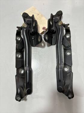 31278214 Volvo 31278215 05-11 S40 Passenger And Driver Trunk Hinges Pair 31278214. Used 31278214 Volvo 31278215 05-11 S40 Passenger And Driver Trunk Hinges Pair 31278214. Used