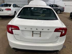 313955825 Volvo Used Deck Lid Fits 2013 60 Series Without Spoiler Rear View Camera