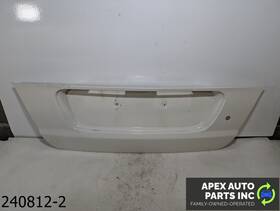 8618153 Volvo Oem 1999 C70 2.4l Trunk Filler Panel License Plate Trim Insert