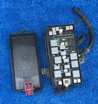 2005-2006 Ford Mustang Engine Fuse Box Relay Module 6R3T-14K001-CA Oem. Fixed Price $109.99.